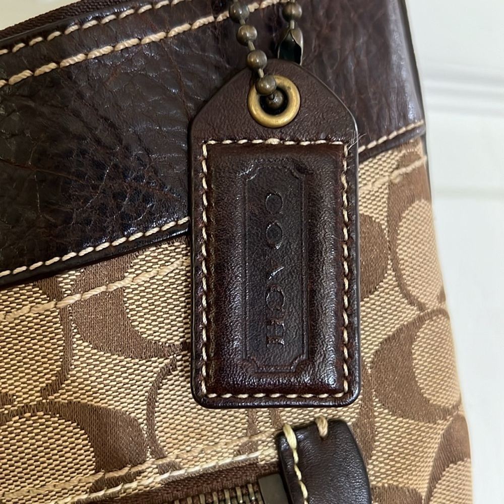 Coach Brown signature shoulder bag - Picture 3 of 16